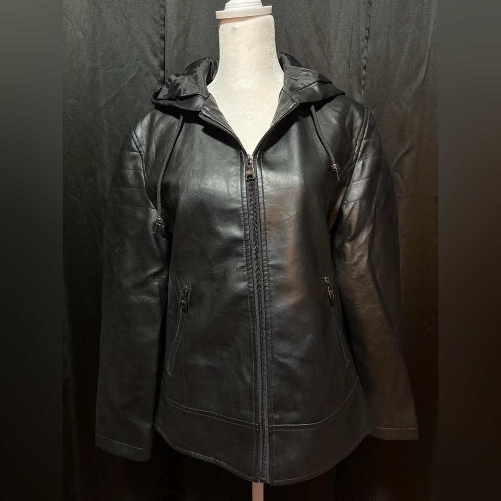Elegant Black Leather Jacket for Women